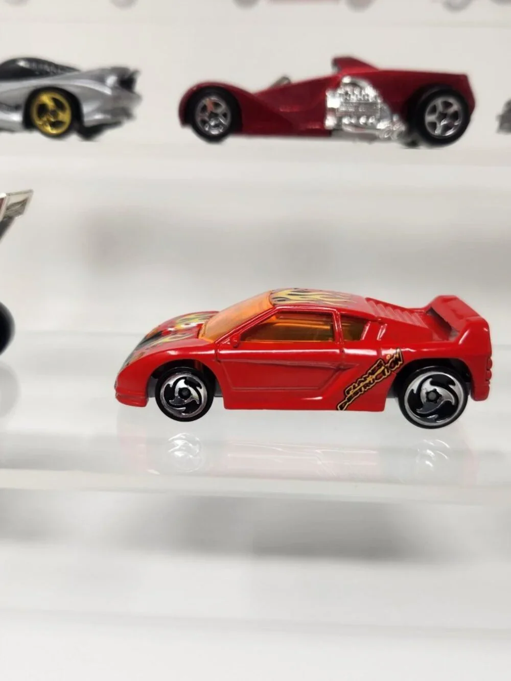 Hotwheels Diecast Cars Lot of (9) 1/64 (p1) - Picture 10 of 11